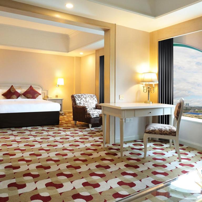 Berjaya Waterfront Hotel room design