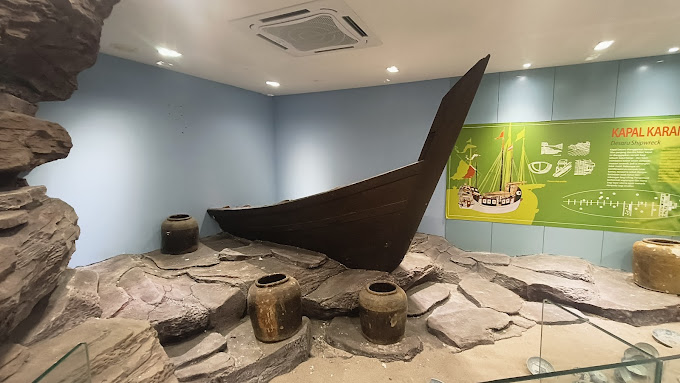 Muzium Nelayan Tanjung Balau (Fishermen Museum) ship