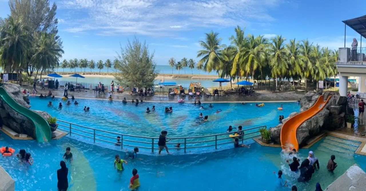 Corus Paradise Resort Port Dickson pool